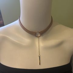 Beige and gold tone necklace