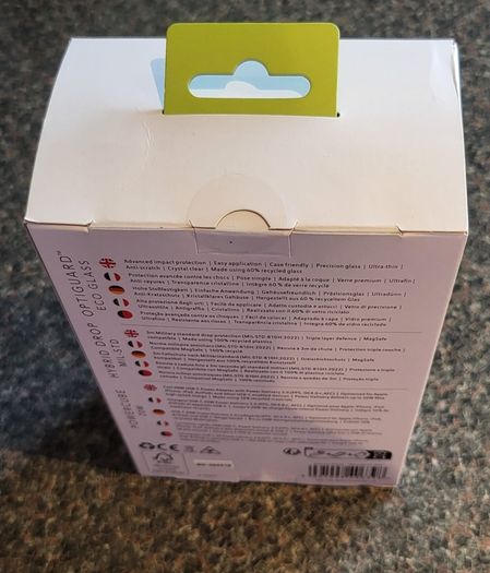 Qdos iPhone 17 Pro case + charger