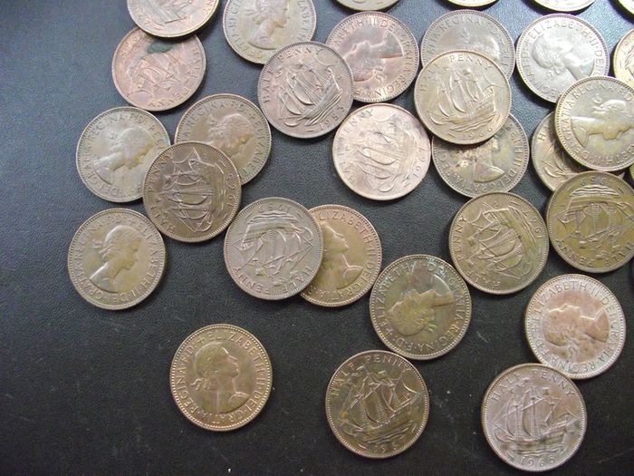 Great Britain. Elizabeth II. 72 coins x half penny (1953-1967) Nice Condition!