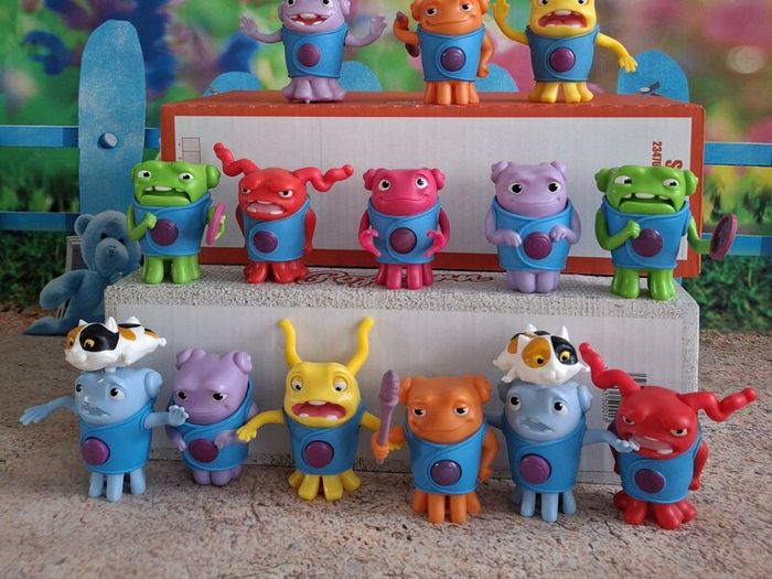 Bundle of McDonald's Aliens M105