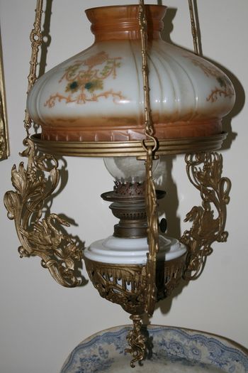 Antique Counter-Weighted  Parlor Oil Lamp