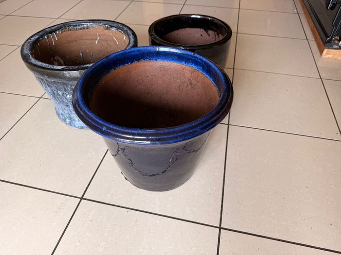Ceramic flower pots (3)