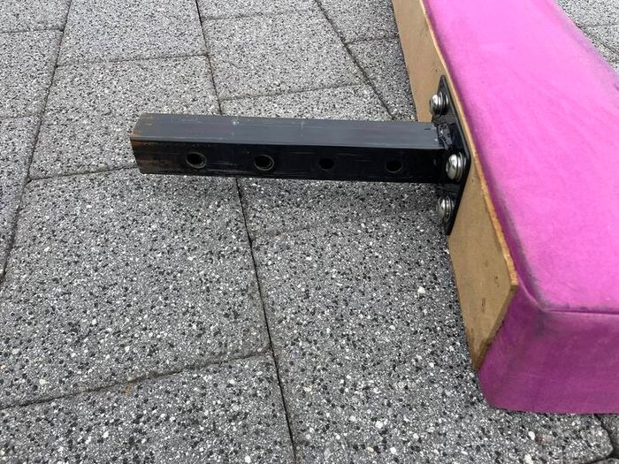 Gymnastics balance beam (adjustable)