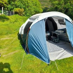 4 Man Tent with 2 Camp beds and sleeping bags