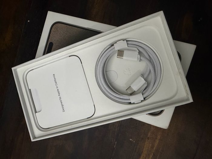 Apple iPhone 15 Pro Max 90% Battery Mint Condition Almost Like New (Read Description)