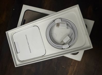 Apple iPhone 15 Pro Max 90% Battery Mint Condition Almost Like New (Read Description)