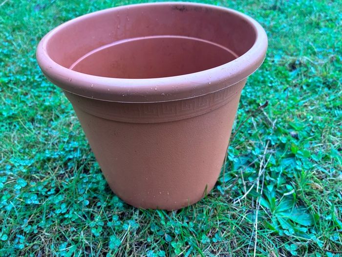Plastic terracotta flower pot
