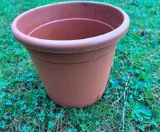 Plastic terracotta flower pot
