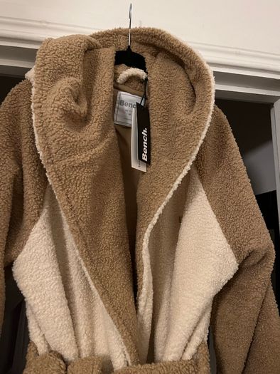 Hooded bathrobe