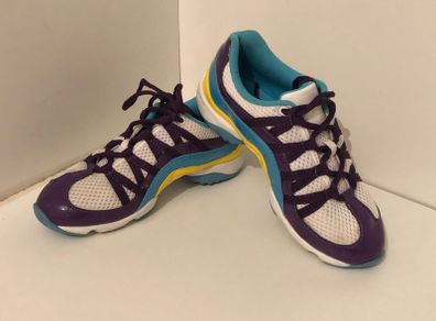 Bloch dancing shoes (size 2.5)