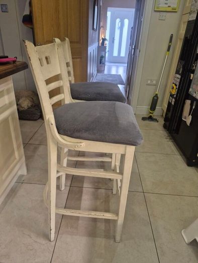 4 Beautiful Dining chairs and 2 bar stools