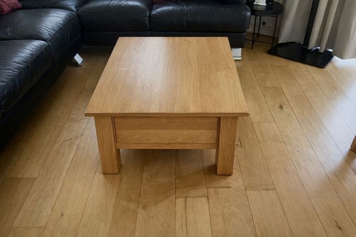 Solid oak wood table