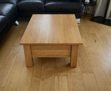 Solid oak wood table