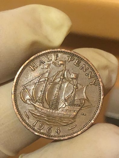 Elizabeth Halfpenny  x28 Pictures of each coin