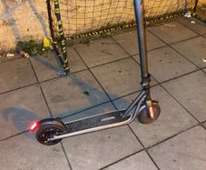 Viron electric scooter lovely carbon fibre styled litterly used a handful of times no charger absolutely lovely scooter