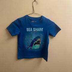Shark top (age 5-6)