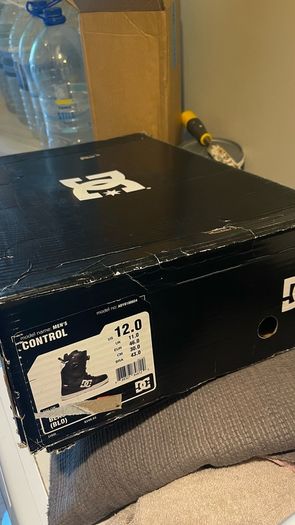 DC snowboarding boots