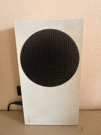 Xbox Series S Bundle - Console, 2TB Seagate Expansion, 2 Controllers, Headset