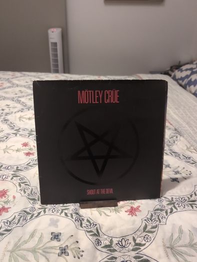 Motley Crue - Shout At The Devil (LP, Album, Gat)