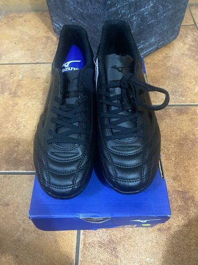 Football boots size 6.5 brand new