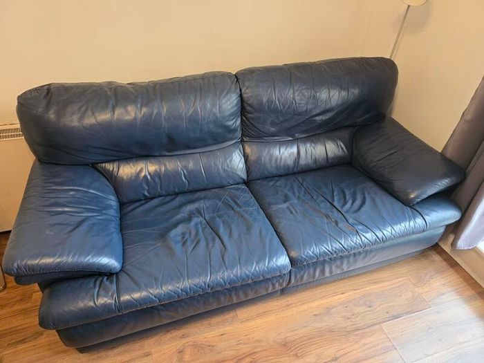 Granfort leather sofa