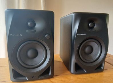 Pioneer DM-40D Speakers