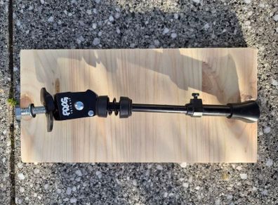 Frog bikes kickstand