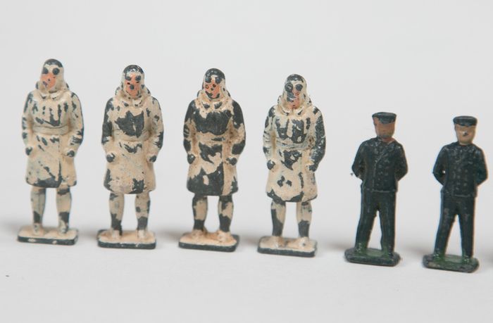 lead soldiers