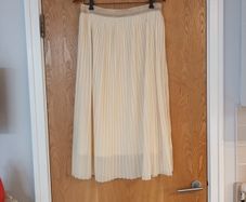 Per Una Cream  Pleated Skirt.  Size 16.