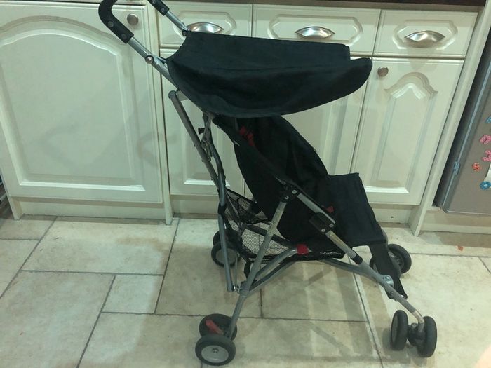Travel pushchair