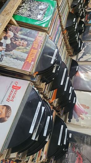 Vinyl mystery box (Three random albums 10 euro)