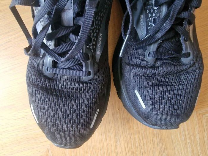 Brooks Wide Fit D Runners