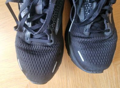 Brooks Wide Fit D Runners