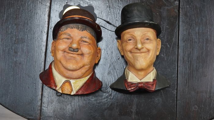 Vintage Wall Plaques - Laurel & Hardy (1984)