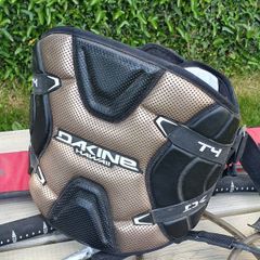Dakine windsurf harness (size large)