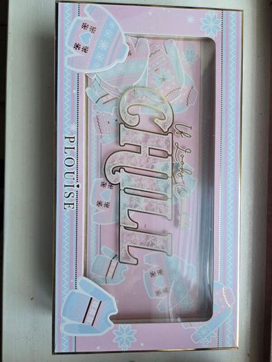 Plouise chill eyeshadow palled