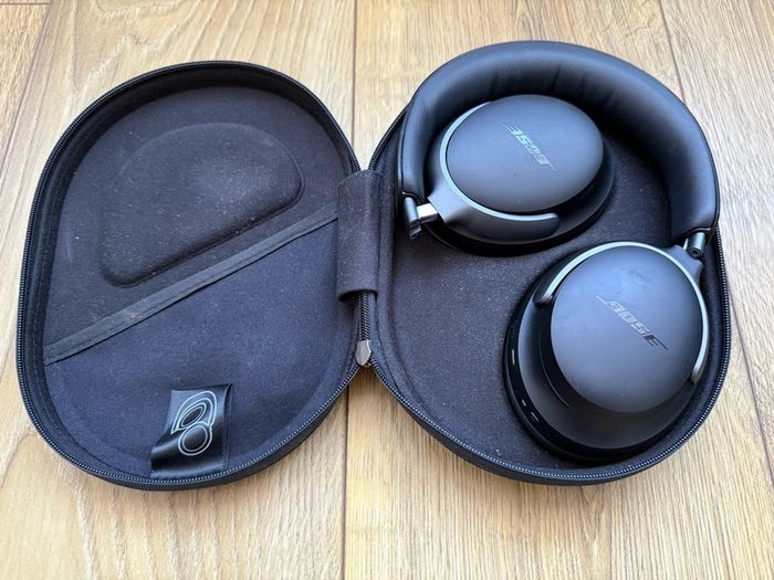 Bose Quietcomfort Ultra 1st gen headphones