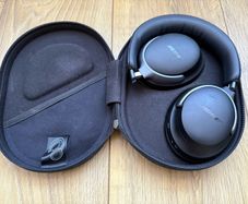 Bose Quietcomfort Ultra 1st gen headphones