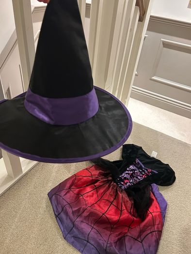 Witch costume Age 3