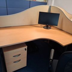 Office desks & pedestal drawers - reduced to sell!