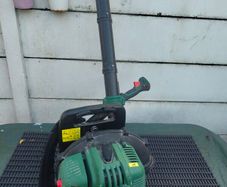 leaf blower