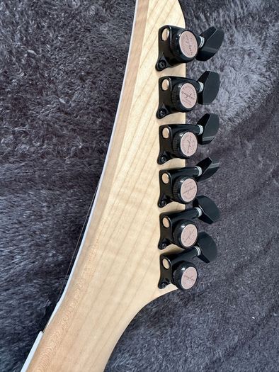 Jackson JS32