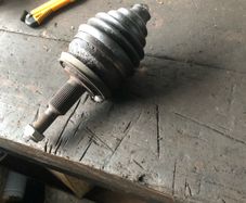 T5 transporter/ caravelle cv joint
