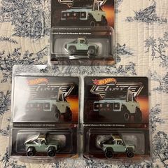 Hot Wheels Elite 64 Land Rover Defender 90 Pickup
