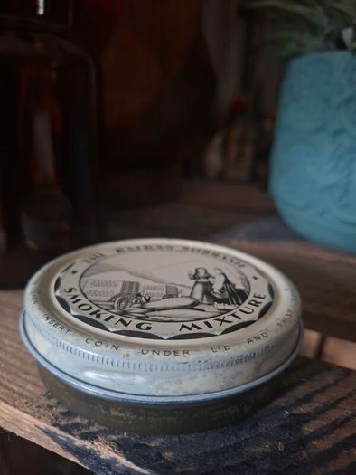 Vintage tin