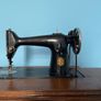 Antique sewing machine - Singer Image 2