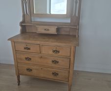 Vintage style dressing table