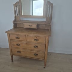 Vintage style dressing table