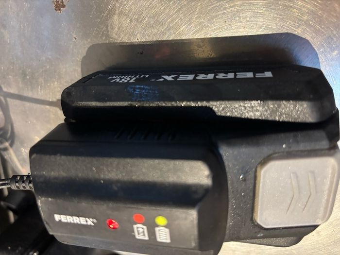 Ferrex 18v lithium battery & charger