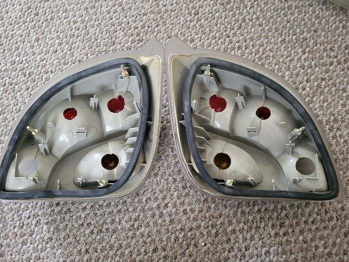 Ford Fiesta Mk4/Mk5 clear rear lights